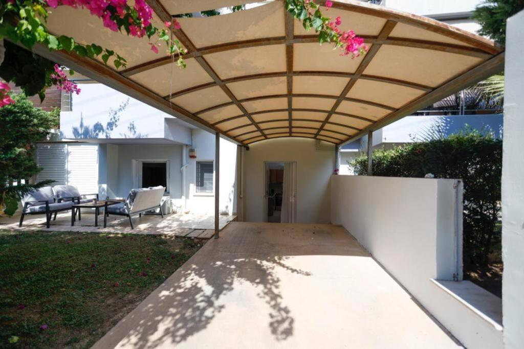 Pame Rentals - Cozy Glyfada Stay With Free Parking Athene Buitenkant foto